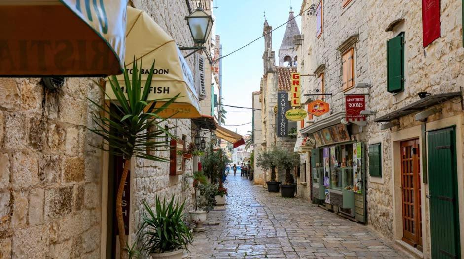 Guesthouse Ana Trogir Old Town Bagian luar foto